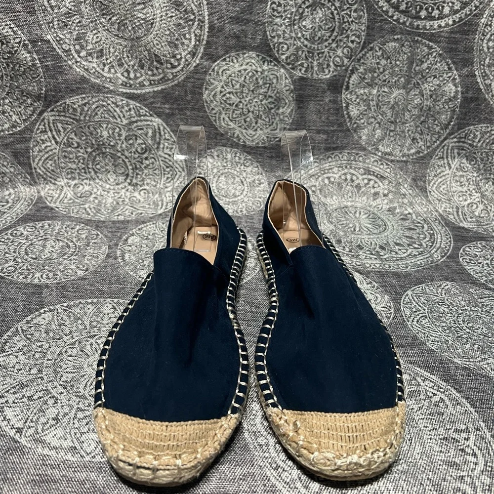 The Unbranded Brand step out